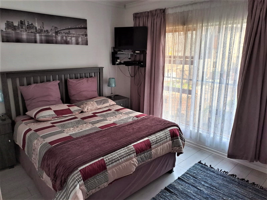 4 Bedroom Property for Sale in Wavecrest Eastern Cape